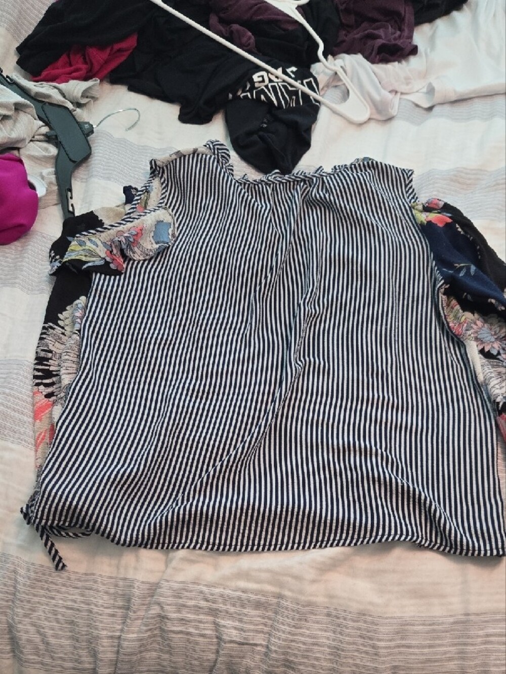 Multi Pattern Cold-Shoulder Tie-Neck Camisole with Ruffle Accents - Picture 4 of 9